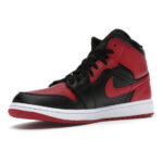 AIR JORDAN נעליים בצבע סגול/כתום דגם Jordan 1 Mid Banned
