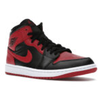 AIR JORDAN נעליים בצבע סגול/כתום דגם Jordan 1 Mid Banned