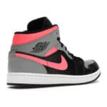 AIR JORDAN נעלי עור בצבע ורוד/אפור דגם Jordan 1 Mid Pink Shadow