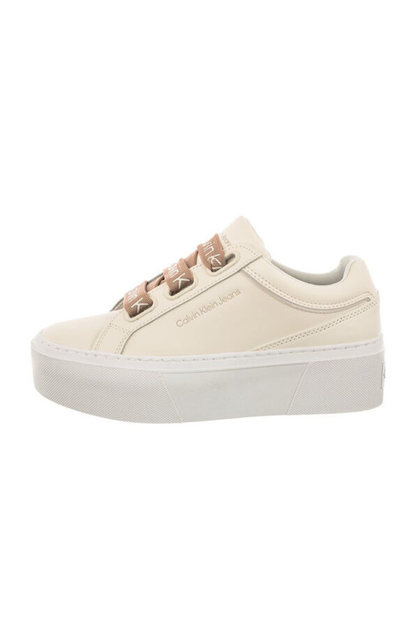 נעליים צבע בז’ FLATFORM