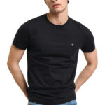 טי שירט שחורה Slim Fit Shield