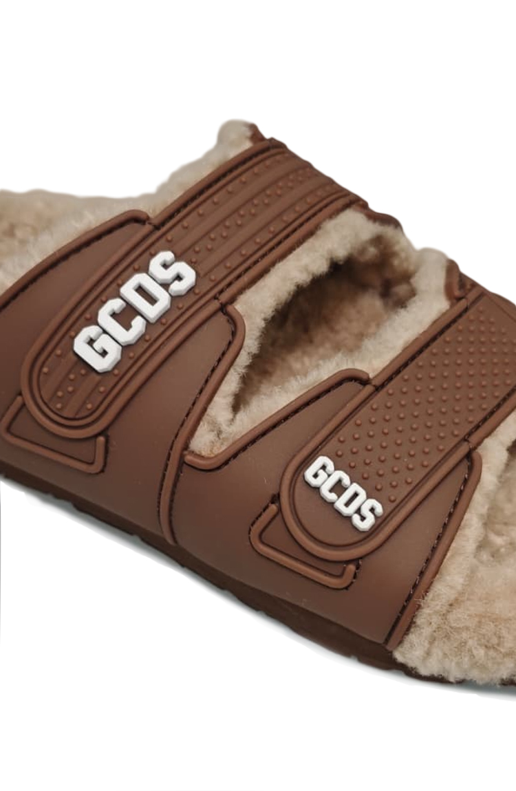 כפכפי פרווה חומים FURRY SLIDES