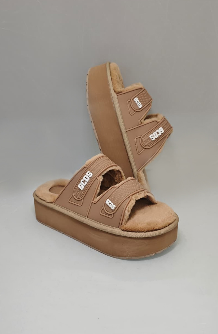 כפכפי פלטפורמה קאמל FURRY SLIDES
