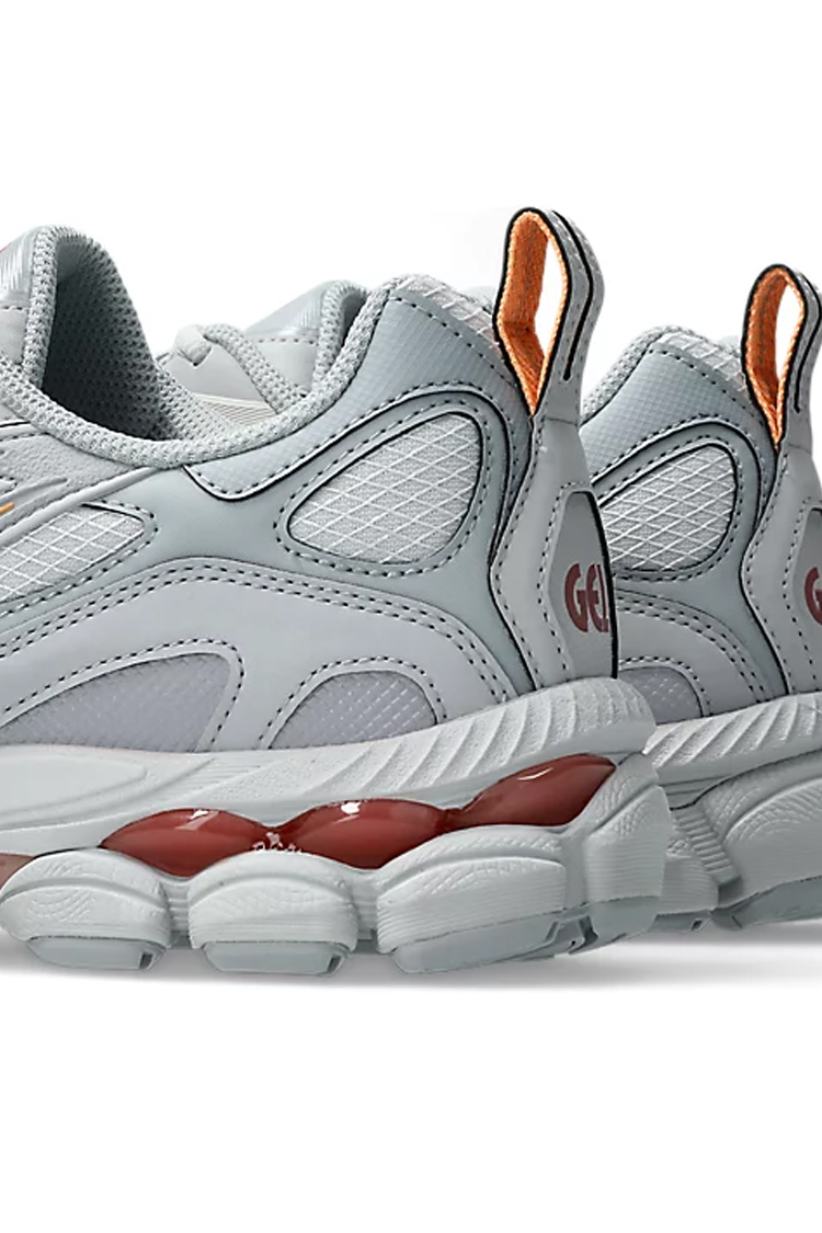 סניקרס אסיקס ASICS דגם GEL-NYC בצבע כתום/אפור