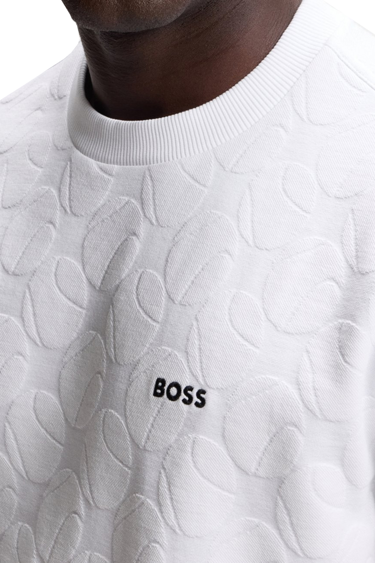 טי שירט BOSS לבנה גזרה נינוחה עם תבנית ג'אקרד כדורי בייסבול