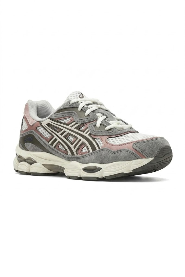נעלי סניקרס אסיקס ASICS אפור בז' דגם GEL-NYC עם טכנולוגיית ג'ל ועיצוב בד רשת