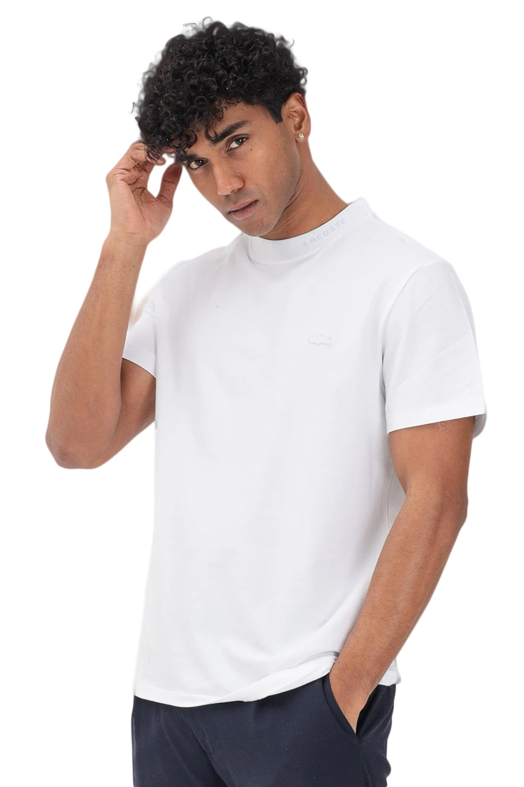 טי שירט לקוסט Lacoste בד פיקה עם רקמה בחזה ובצווארון 100% כותנה צבע לבן