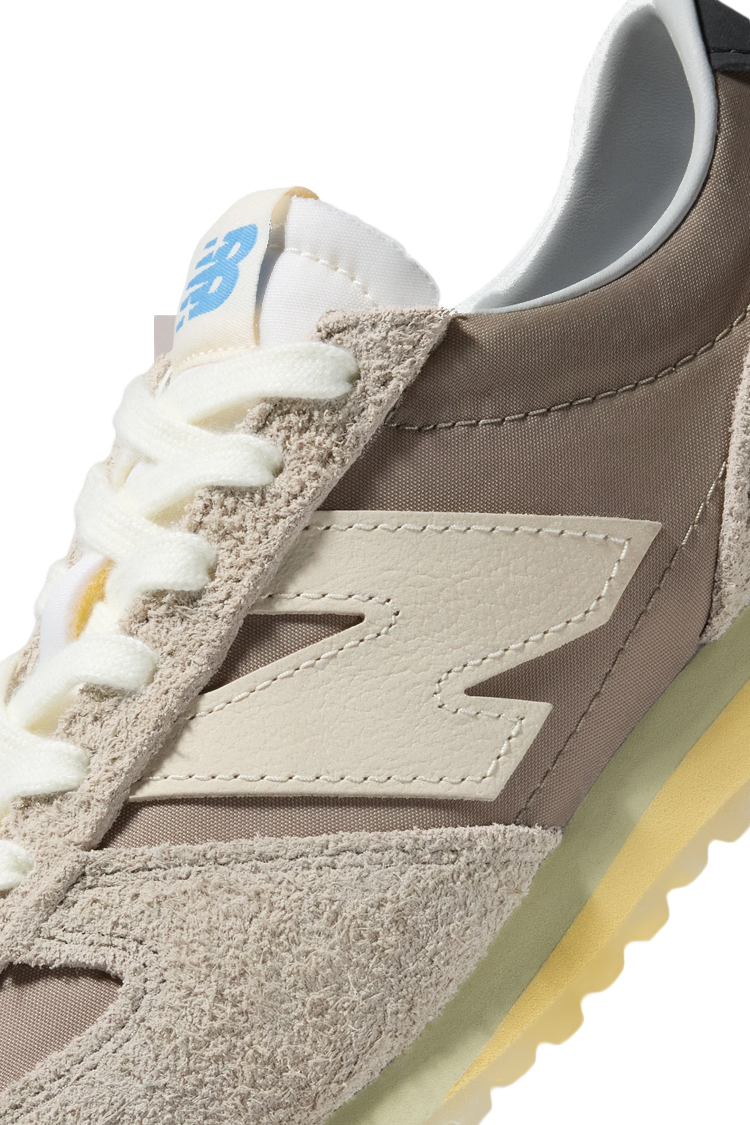 ניקרס ניו באלאנס New Balance 471 אפור חום זמש וטקסטיל עיצוב רטרו