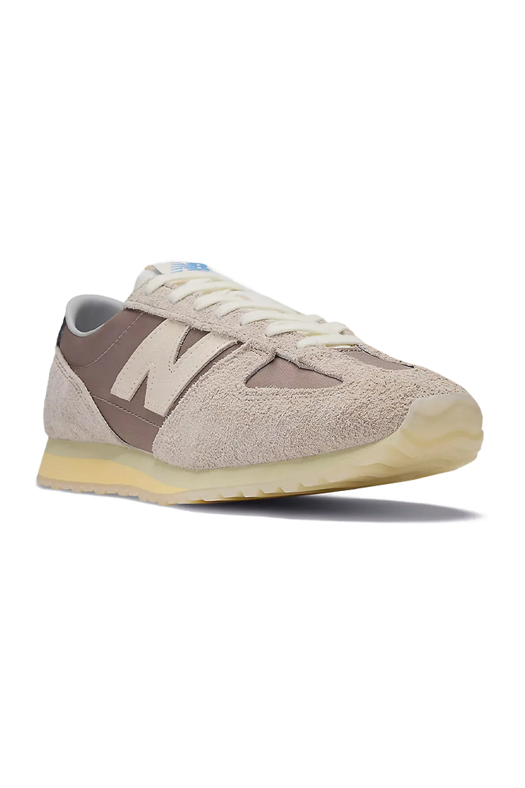 ניקרס ניו באלאנס New Balance 471 אפור חום זמש וטקסטיל עיצוב רטרו