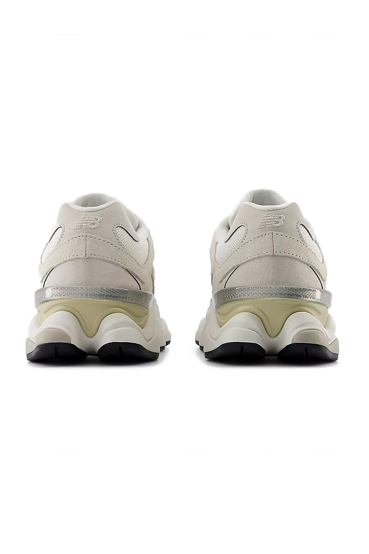 סניקרס ניו באלאנס נשים New Balance 9060 לבן עיצוב רטרו סוליה מסיבית