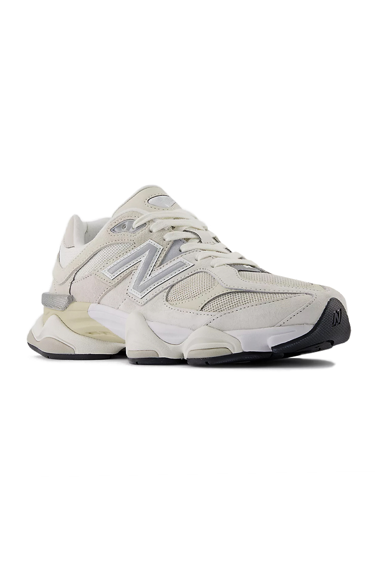 סניקרס ניו באלאנס נשים New Balance 9060 לבן עיצוב רטרו סוליה מסיבית