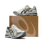 נעלי אסיקס ASICS GEL-KAYANO 12.1 אפור/קרם גברים סניקרס עיצוב מטאלי