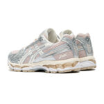 נעלי אסיקס ASICS GEL-KAYANO 12.1 בז’/קרם גברים סניקרס עיצוב מטאלי