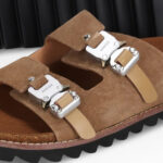 כפכפי עור אינקר AINKER מוקה גברים דגם Swish Suede מדרס שעם אבזמי מתכת