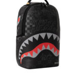 תיק גב ספרייגראונד SPRAYGROUND שחור אדום 4AM Red Shark תבליט כריש שלשלאות למחשב