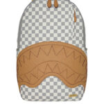 תיק גב ספרייגראונד SPRAYGROUND גברים נשים אפור לבן פוליויניל משובץ תבליט כריש דגם Embossed cream check תא למחשב