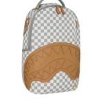 תיק גב ספרייגראונד SPRAYGROUND גברים נשים אפור לבן פוליויניל משובץ תבליט כריש דגם Embossed cream check תא למחשב