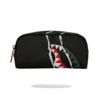 קלמר ספרייגראונד SPRAYGROUND שחור פוליויניל דמוי עור קרעים כריש דגם Center rip revealing check רוכסן