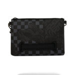 תיק קלאץ ספרייגראונד SPRAYGROUND שחור אפור פוליויניל דמוי עור רצועה מתכווננת כריש דגם 4am red shark