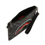 תיק קלאץ ספרייגראונד SPRAYGROUND שחור אפור פוליויניל דמוי עור רצועה מתכווננת כריש דגם 4am red shark