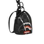 מחזיק מפתחות ספרייגראונד SPRAYGROUND שחור תיק גב מיני קרעים כריש דגם Center rip revealing check אבזם מטאלי