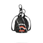 מחזיק מפתחות ספרייגראונד SPRAYGROUND שחור תיק גב מיני קרעים כריש דגם Center rip revealing check אבזם מטאלי