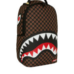 תיק גב ספרייגראונד SPRAYGROUND שחור חום פוליויניל דמוי עור מחשב נייד כריש דגם Sharks in paris pyramid משבצות