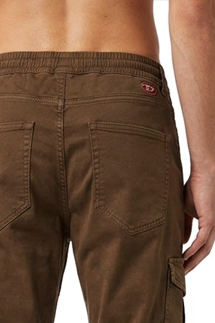 מכנס ג'ינס דיזל DIESEL גברים חום קרגו דגם 2051 D-URSY JOGG פאנלים כיסי צד גומי קרסול