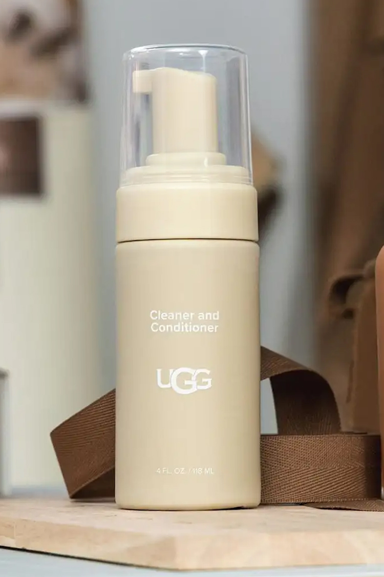 ערכת טיפול והגנה לנעליים UGG care kit ניקוי זמש עור כבש מברשת במבוק מחק שריטות