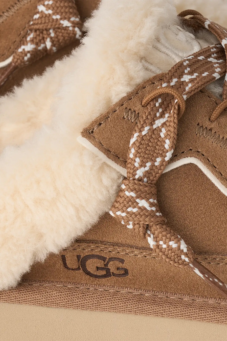 פכפי מיולז זמש UGG נשים חום דגם Lowmel Mule בטנת צמר שרוכים קונטרסט