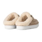 פכפי מיולז זמש UGG נשים קרם דגם Lowmel Mule בטנת צמר שרוכים קונטרסט