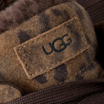 סניקרס אג UGG חום מנוקד זמש בד רשת גזרת מיד דגם Lowmel spotted ריפוד פרוותי סוליית EVA