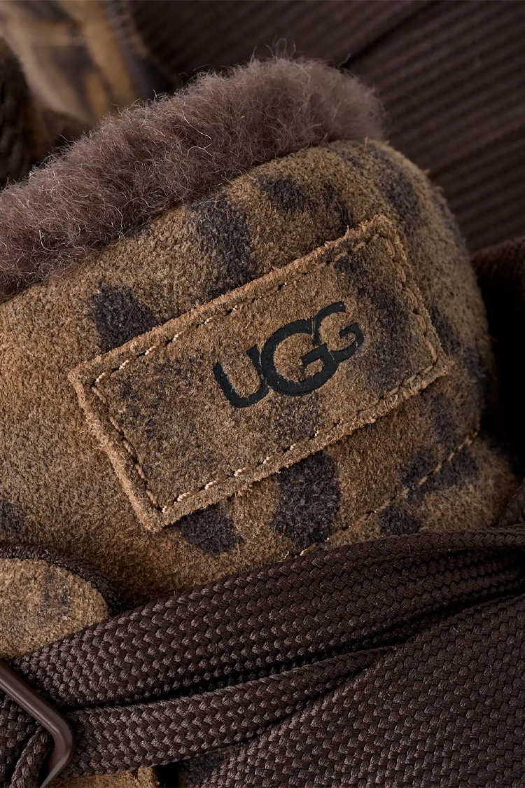 סניקרס אג UGG חום מנוקד זמש בד רשת גזרת מיד דגם Lowmel spotted ריפוד פרוותי סוליית EVA