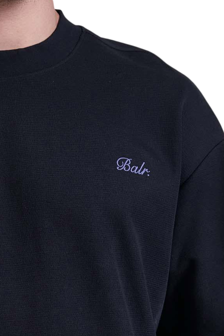 טי שירט באוור BALR שחור כותנה דגם Amsterdam Loose Fit גזרה משוחררת רקמת לוגו חזה וגב