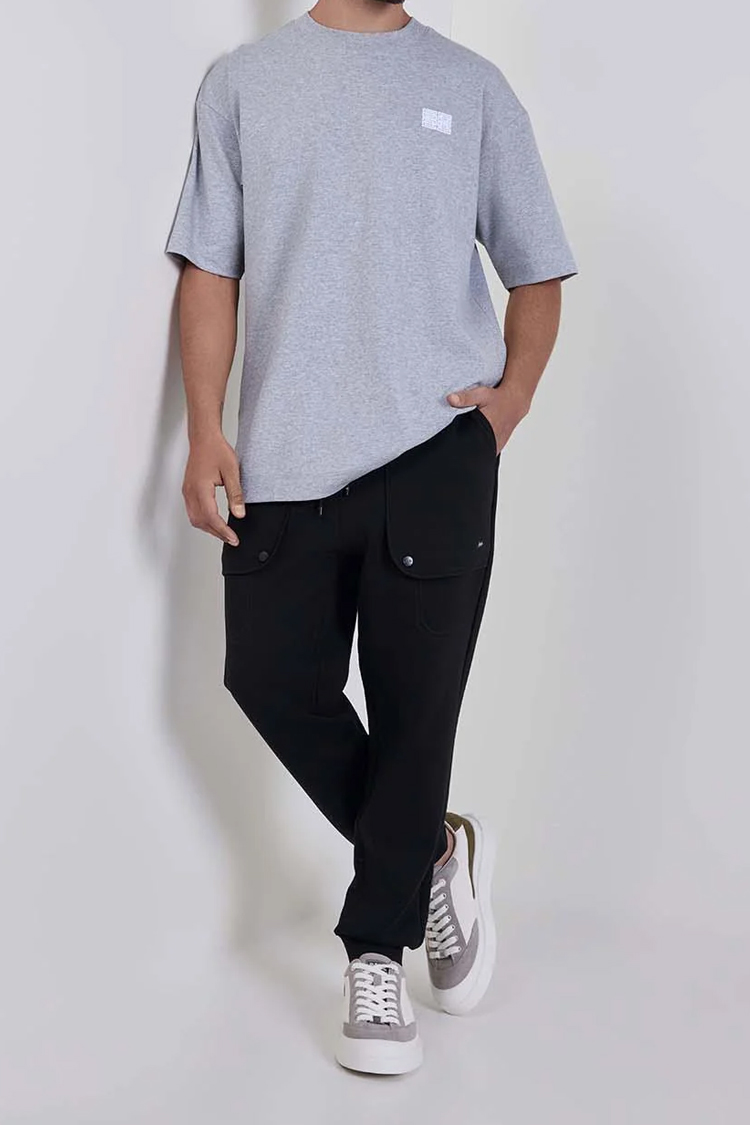 מכנס ג’וגר באוור BALR שחור כותנה דגם Relaxed Jogger גזרה משוחררת לוגו רקום