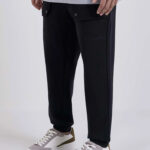 מכנס ג’וגר באוור BALR שחור כותנה דגם Relaxed Jogger גזרה משוחררת לוגו רקום