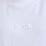 טי שירט באוור BALR לבן כותנה דגם B Maze גזרה משוחררת רקמת לוגו גיאומטרית בגב