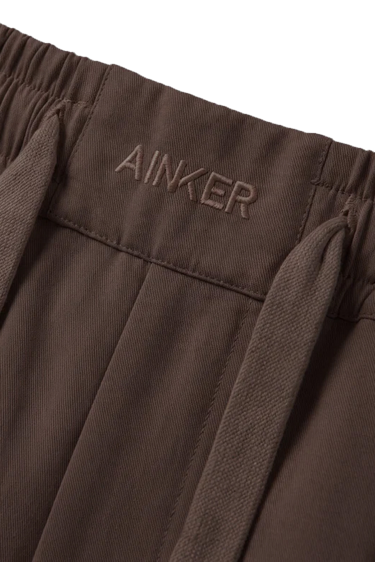 מכנס ג’וגר איינקר AINKER חום כותנה דגם 1041 רצועת מותן ממותגת רקמת דבורה בשרוול