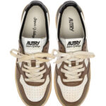 סניקרס אוטרי AUTRY חום/שחור 100% עור גזרה נמוכה דגם Super Vintage גימור משופשף וינטג