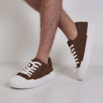 סניקרס באוור BALR חום טקסטיל זמש גזרת מיד דגם Fuzzy Lace עיצוב נקי סוליית גומי עבה
