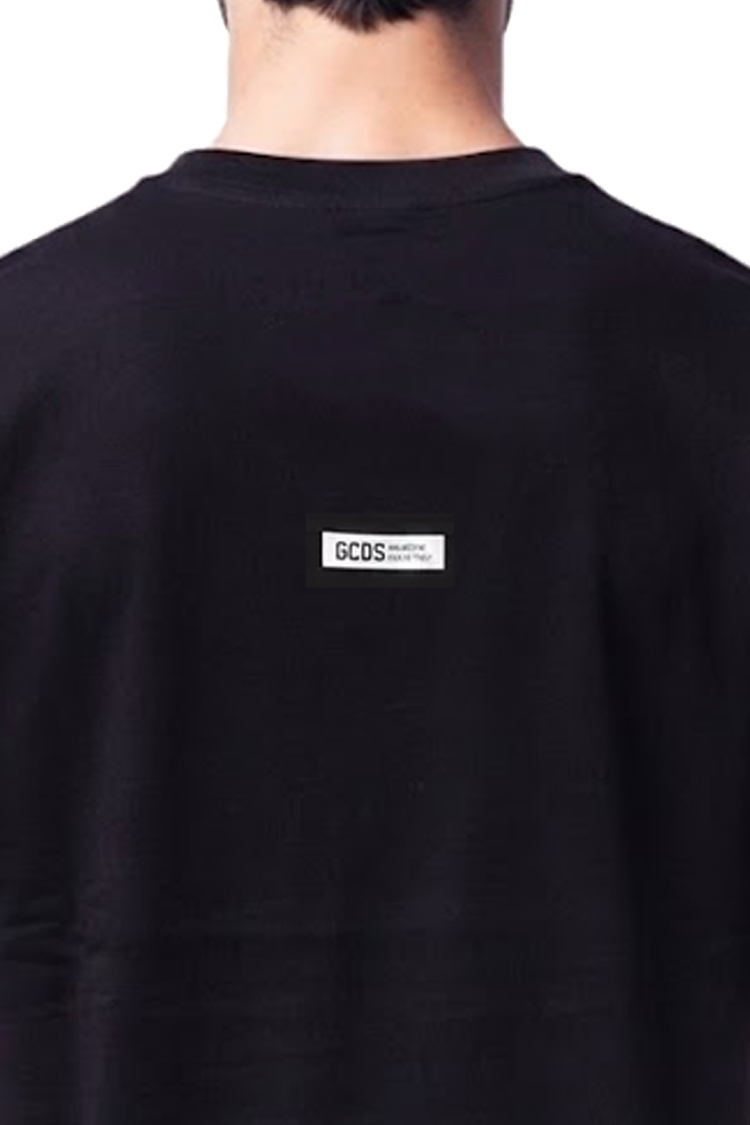 טי שירט GCDS שחור כותנה דגם Logo Patch אוברסייז פאץ' ורקמה בחזה ובגב