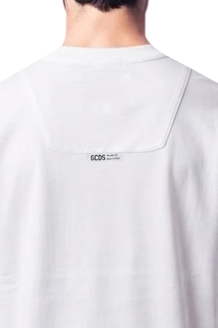 טי שירט GCDS לבן כותנה דגם Logo Patch אוברסייז פאץ' ורקמה בחזה ובגב