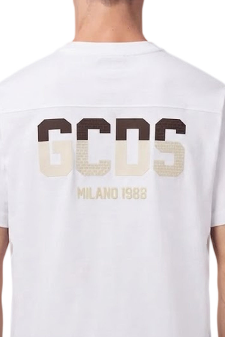טי שירט GCDS לבן כותנה דגם Brick 1988 תבליט לוגו בחזה ובגב