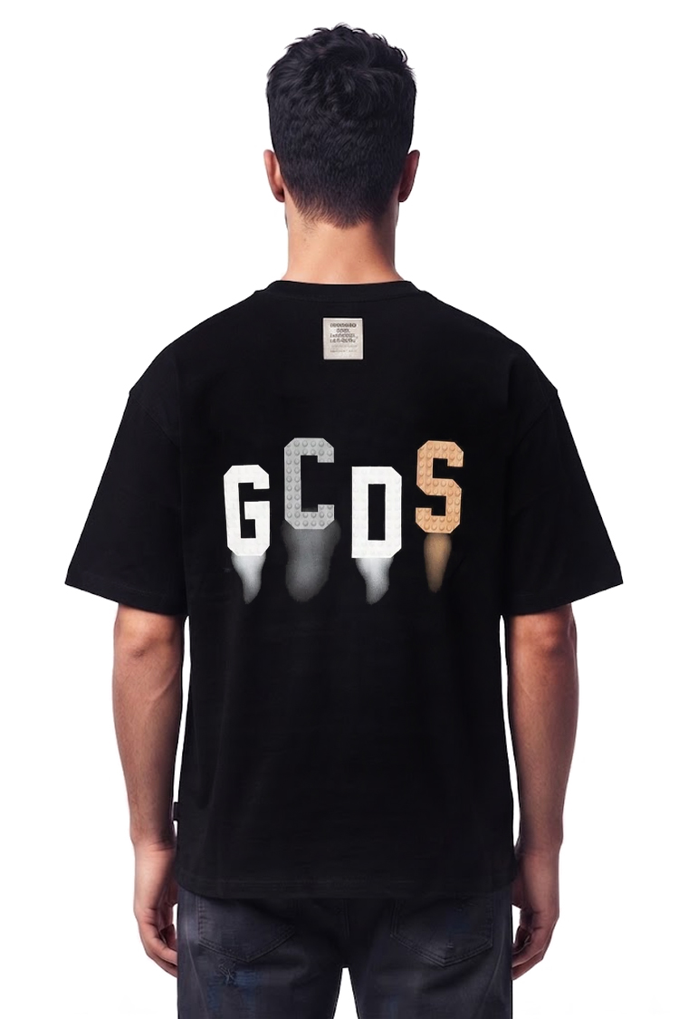 טי שירט GCDS שחור כותנה דגם Lego Logo אוברסייז תבליט לוגו מנוקד בחזה ובגב