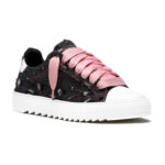 סניקרס נומריס NUMERIS ג’ינס שחור בד עור גזרת מיד דגם Pink denim שפשופי יד שרוכים וורודים סוליית גומי