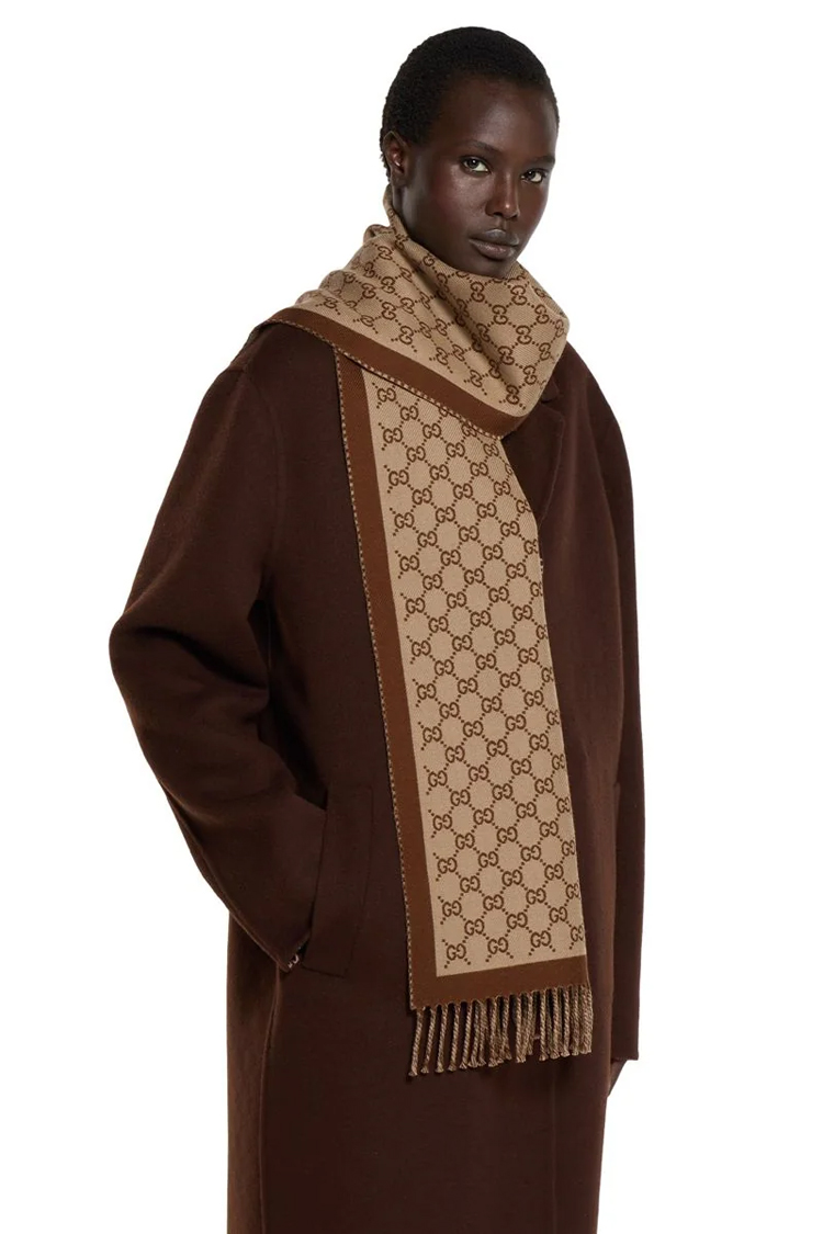 צעיף צמר גוצ'י GUCCI בז' חום דו צדדי דגם GG wool scarf תבנית GG שוליים חלקים