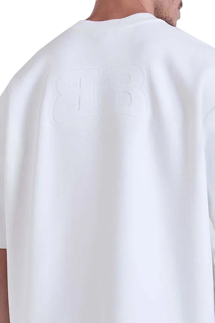 טי שירט באלר לבן כותנה דגם Embossed Back גזרה משוחררת תווית חזה רקמת לוגו והדפס בגב