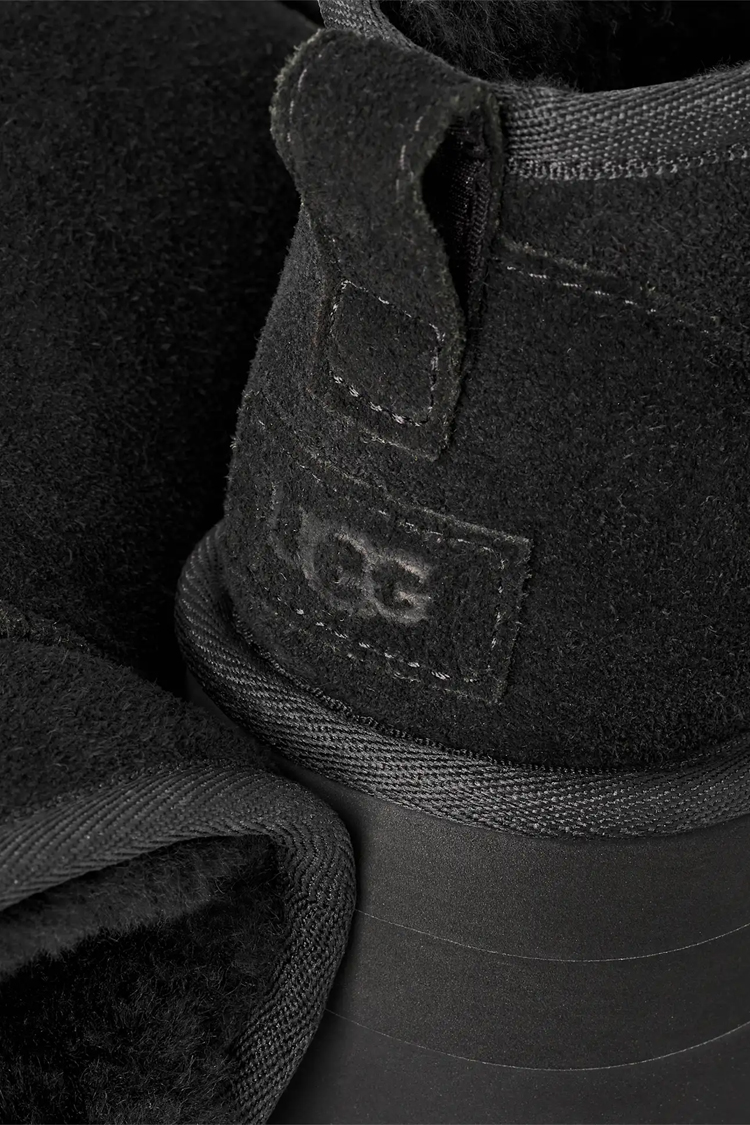 מגפון פלטפורמה אג UGG שחור זמש דגם Classic Ultra Mini Platform בטנת צמר סוליה 5 ס"מ