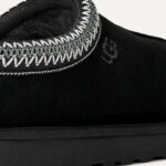 כפכפי זמש UGG שחור דגם Tasman II בטנת עור סוליית EVA תפרים בולטים