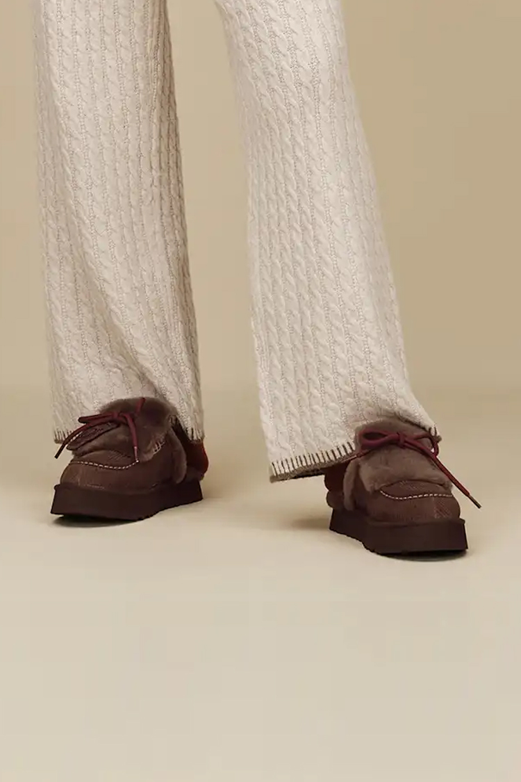 כפכפי זמש אג ugg חום דגם Disquette Heritage צמר כבשים סוליית EVA מדליון לוגו עקב